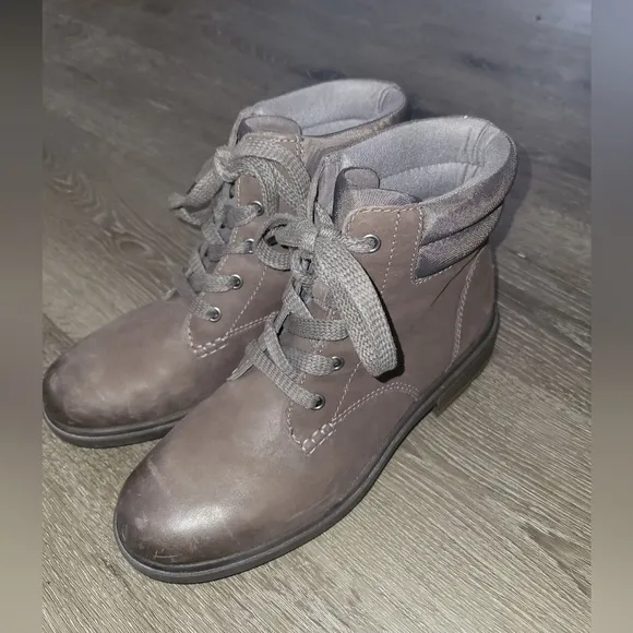Ugg Harrison Lace Brown Ankle Waterproof Boot 8.5