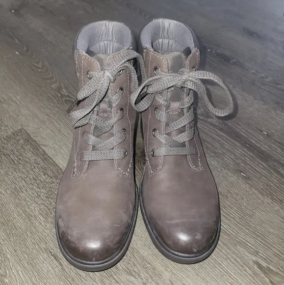 Ugg Harrison Lace Brown Ankle Waterproof Boot 8.5