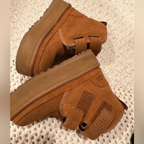 UGG KIDS 13 Brown Suede Boots with Faux Fur Lining