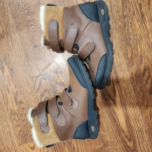 UGG Kids Brown Winter Boots Sz 6 Worchester Waterproof