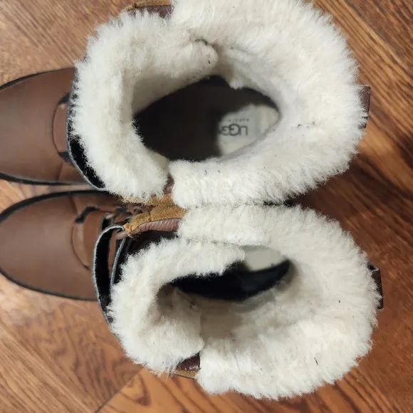 UGG Kids Brown Winter Boots Sz 6 Worchester Waterproof