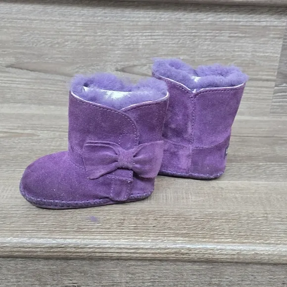 Ugg kids purple suede boots with side bows size 2/3 toddler new in box