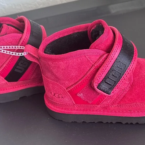 UGG Kids Toddlers Boys Boots Neumel Strap Samba Holidays Red Suede Size 11