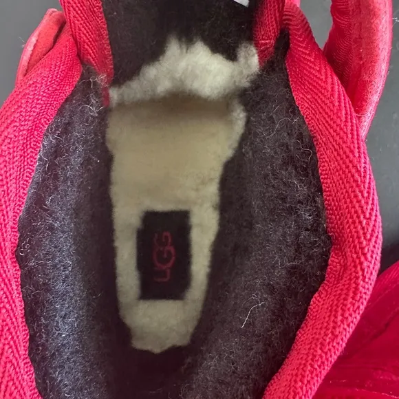 UGG Kids Toddlers Boys Boots Neumel Strap Samba Holidays Red Suede Size 11