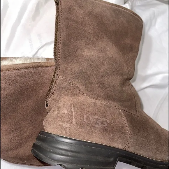 UGG Langley, Suede, fully lined sheepskin boots Size 7 GUC