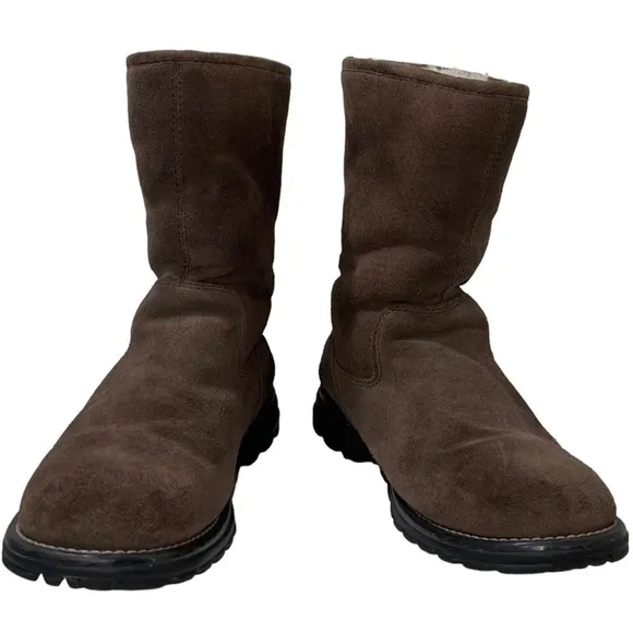 UGG Langley, Suede, fully lined sheepskin boots Size 7 GUC