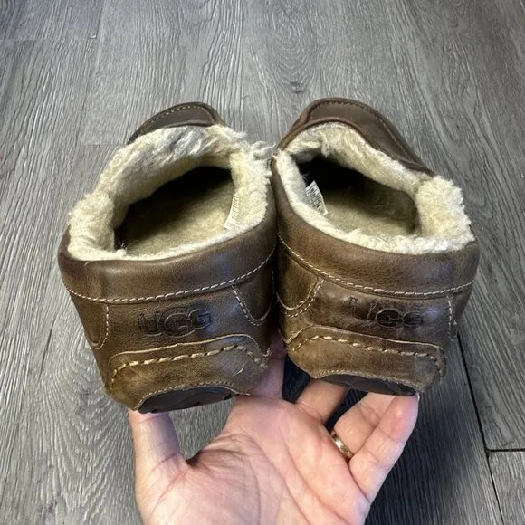 UGG Men's  Shoes ASCOT LEATHER Casual Comfort Slipper SZ 10 US