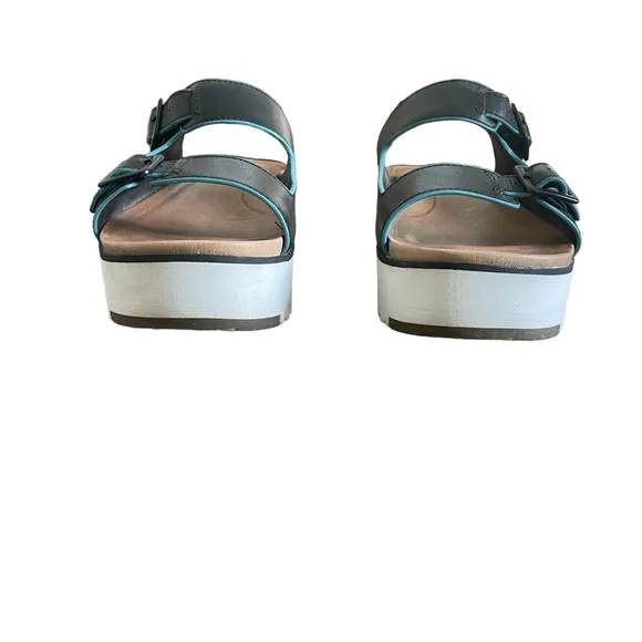 UGG Open Toe Platform Sandals Size 6.5
