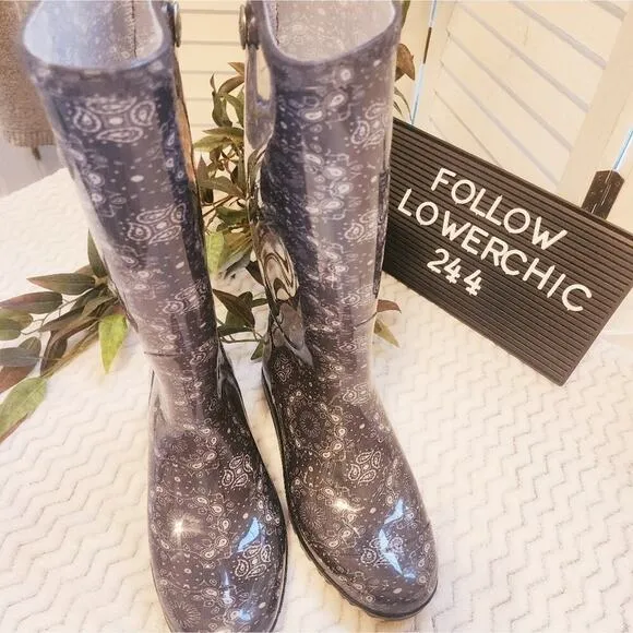 UGG SHAYE TALL BANDANA PAISLEY BLUE RAIN BOOTS SIZE 7