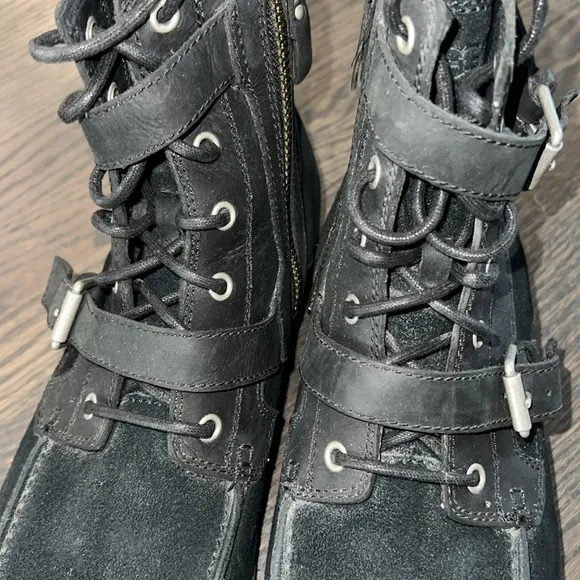 Ugg Suede Men’s boots-Authentic-NWOB