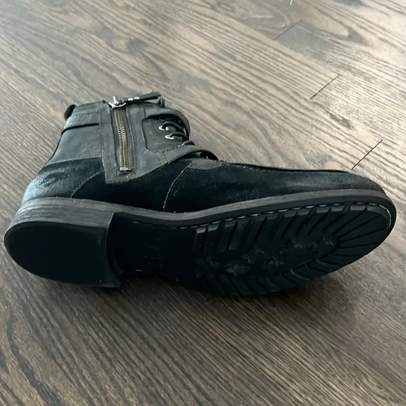 Ugg Suede Men’s boots-Authentic-NWOB