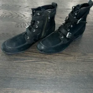Ugg Suede Men’s boots-Authentic-NWOB