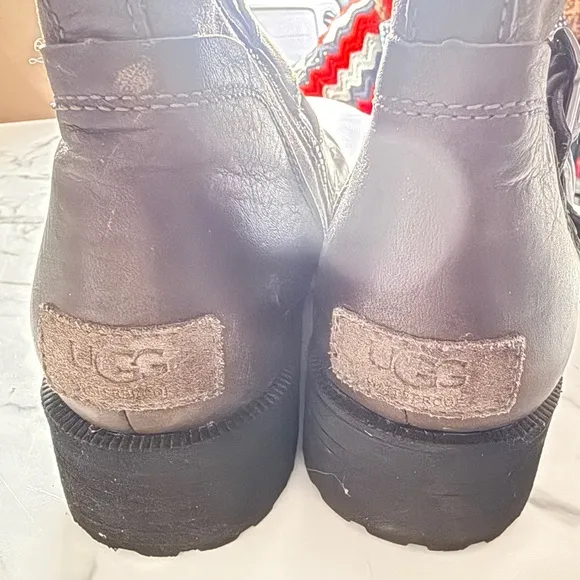 Ugg waterproof slate women’s boots size 9.5 in good used condition