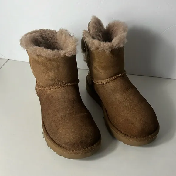 Ugg Women's Boots Bailey Bow Mini Suede Chestnut Brown Boots Women’s Size 5