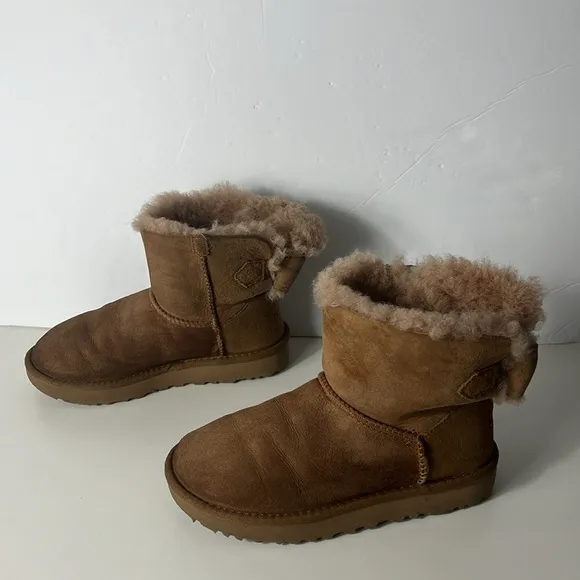 Ugg Women's Boots Bailey Bow Mini Suede Chestnut Brown Boots Women’s Size 5