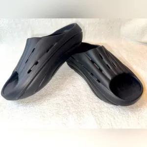 UGG WOMEN'S FOAMO SLIDE.