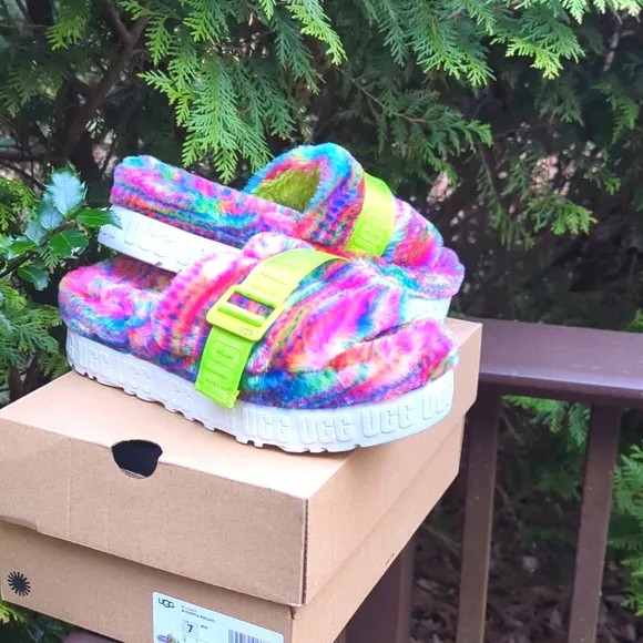 UGG Women's Multicolor Fluffy Sandals