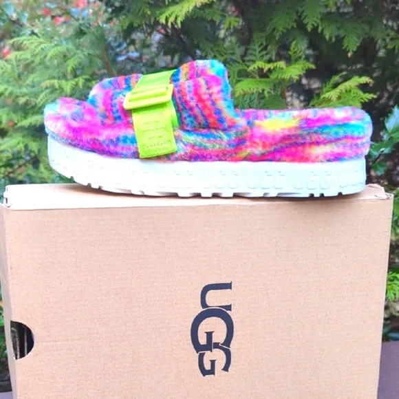UGG Women's Multicolor Fluffy Sandals