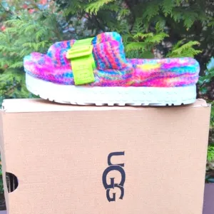 UGG Women's Multicolor Fluffy Sandals