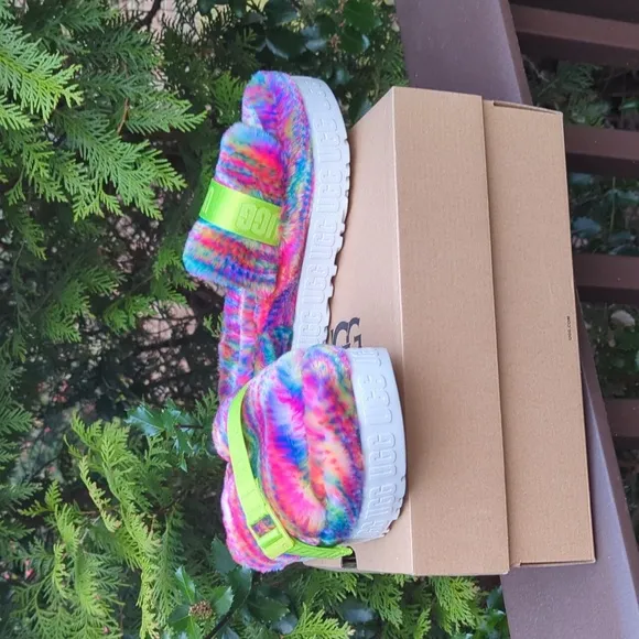 UGG Women's Multicolor Fluffy Sandals