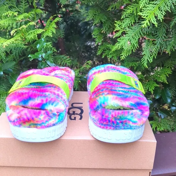 UGG Women's Multicolor Fluffy Sandals