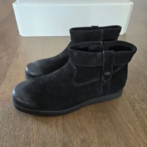 UGG Josephine Cuff boots size 39