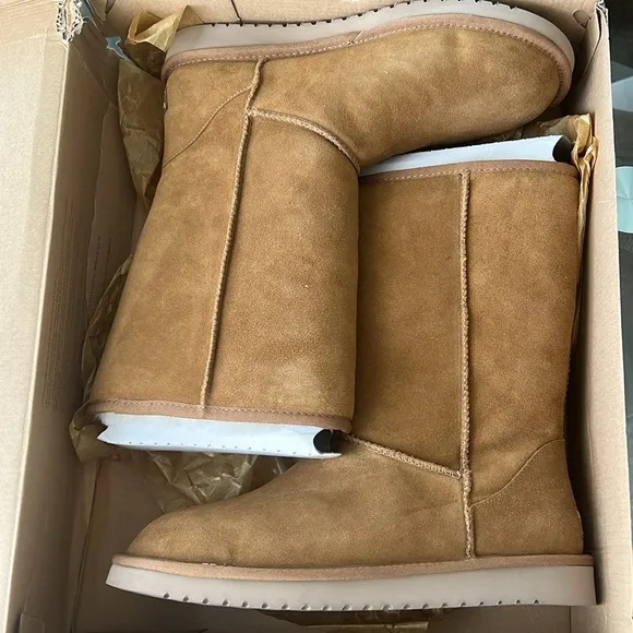 UGG’s Koolaburra KOOLA Tall Boots in Chestnut, Size 11 Wide New in Box