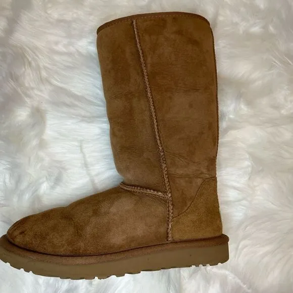 UGG Suede Boots Size 7