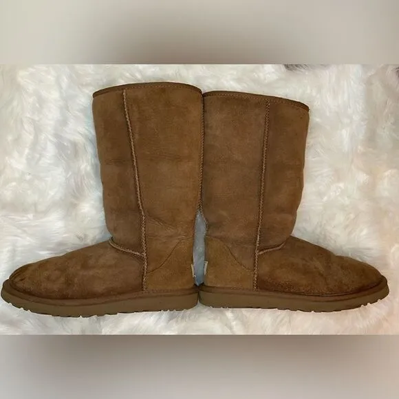 UGG Suede Boots Size 7