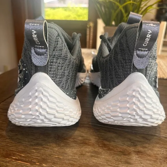 Under Armour Curry Team Pitch Grey 10 Basketball Shoes Athletic Sneakers Mens