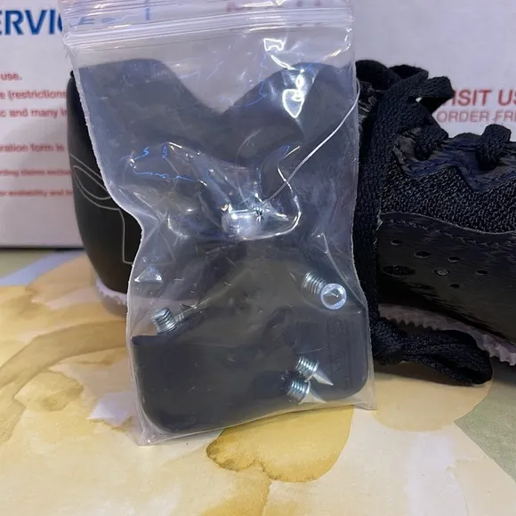 UNDER ARMOUR Kick Sprint 4 Track and Field Spikes, Track Running Shoes