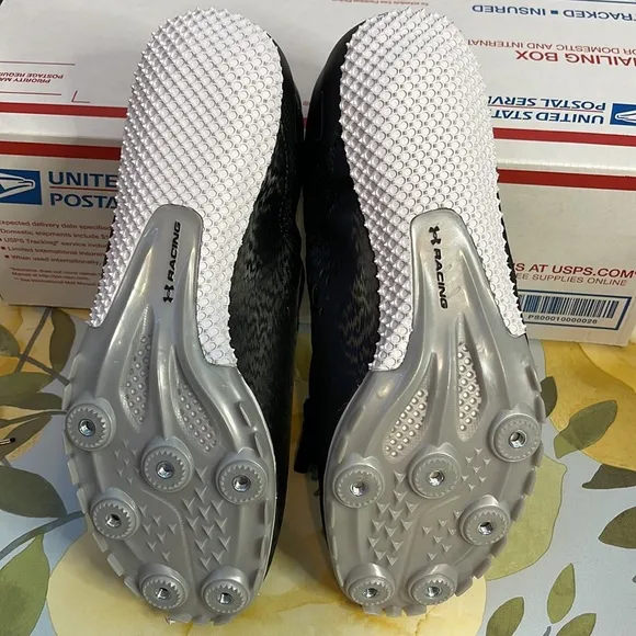 UNDER ARMOUR Kick Sprint 4 Track and Field Spikes, Track Running Shoes