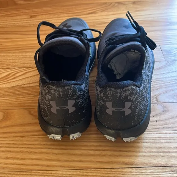 Under Armour Men’s Speed Tire Ascent low running shoe 9.5 gray and black. NEW