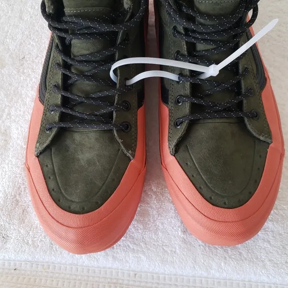 Vans MTE waterproof suede dark green insulated mens boots sneakers size 12