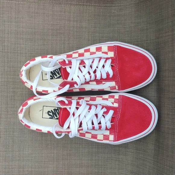 Vans Old Skool size 6.5 color racing red/ white