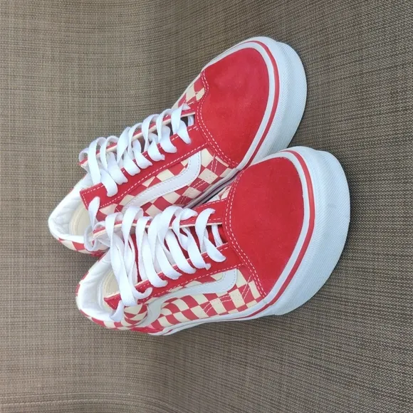 Vans Old Skool size 6.5 color racing red/ white