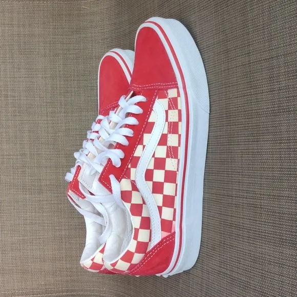 Vans Old Skool size 6.5 color racing red/ white
