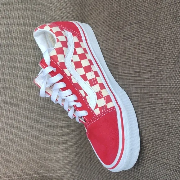 Vans Old Skool size 6.5 color racing red/ white