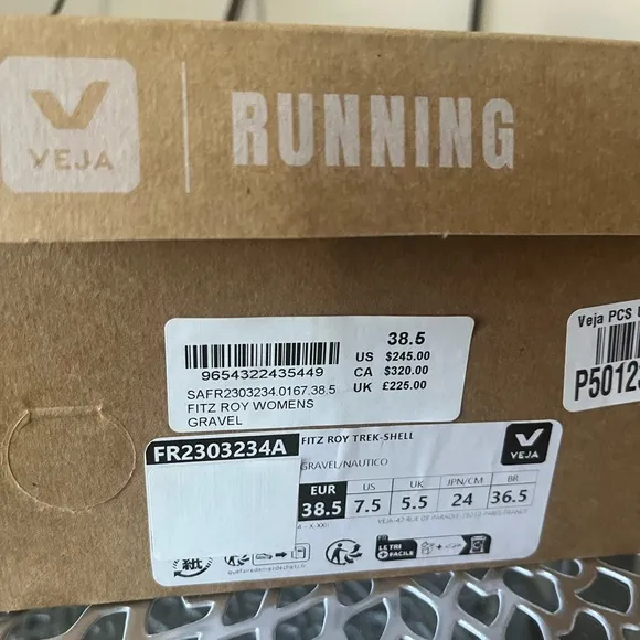Veja Fitz Roy Trek Running Shoes Technical Sneakers in Gravel sz 7.5 EU 38.5 NIB