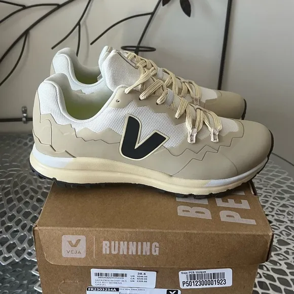 Veja Fitz Roy Trek Running Shoes Technical Sneakers in Gravel sz 7.5 EU 38.5 NIB