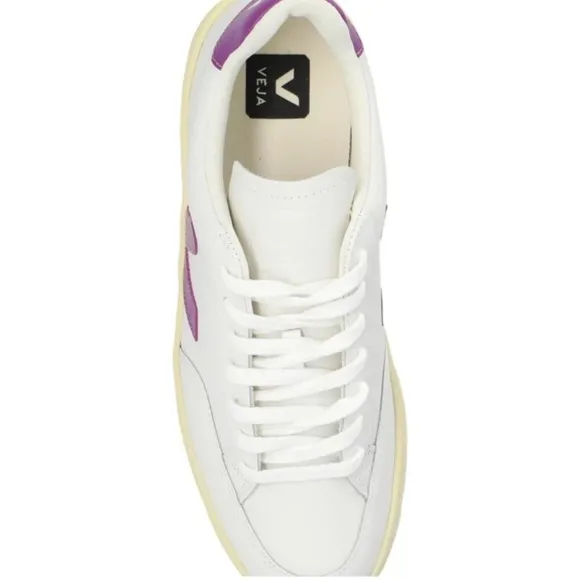 VEJA V-12 Leather Extra White and PurpleCosmos sneaker