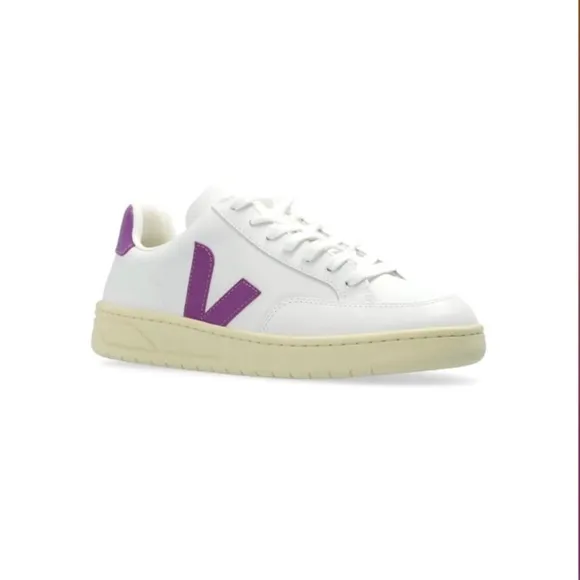VEJA V-12 Leather Extra White and PurpleCosmos sneaker
