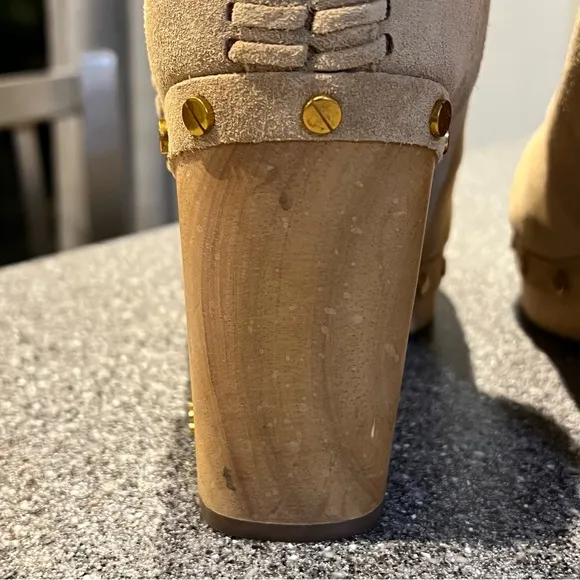 Veronica Beard Daxi Clog Gold studded shearling‎ Boots Size 8.5