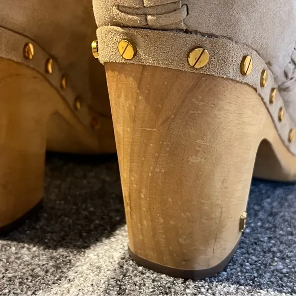 Veronica Beard Daxi Clog Gold studded shearling‎ Boots Size 8.5