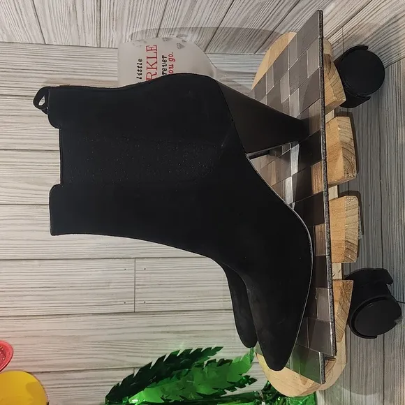 Veronica Beard Suede heel boots #428