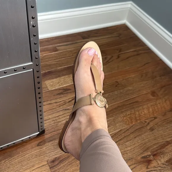 ✨✨Versace Medusa Nude Thong Sandals ✨✨