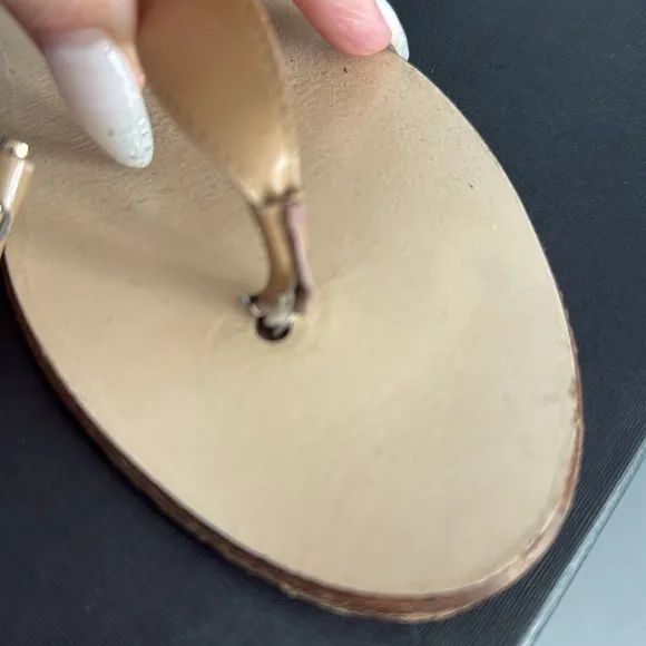 ✨✨Versace Medusa Nude Thong Sandals ✨✨