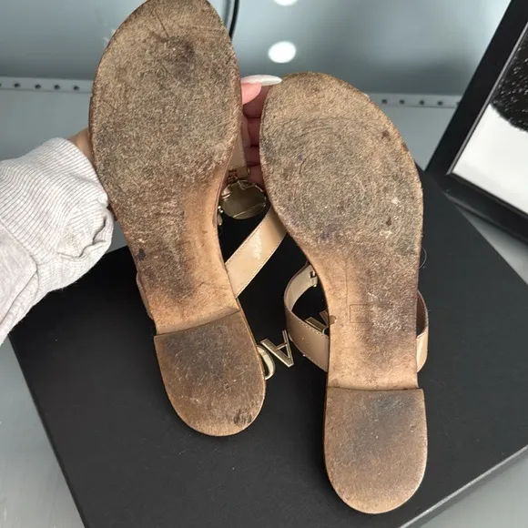 ✨✨Versace Medusa Nude Thong Sandals ✨✨