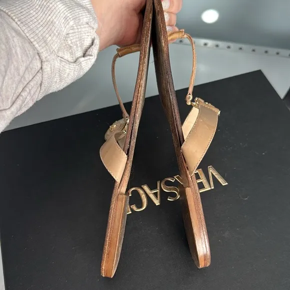 ✨✨Versace Medusa Nude Thong Sandals ✨✨