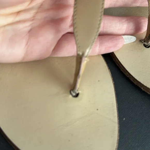 ✨✨Versace Medusa Nude Thong Sandals ✨✨